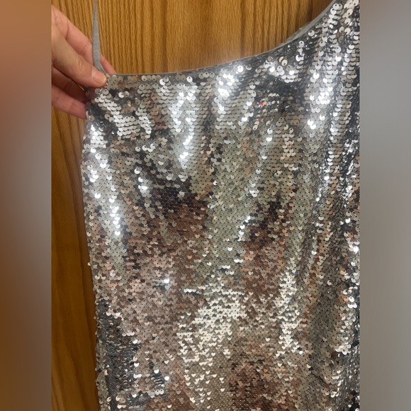 Maeve one shoulder silver sequin midi dress anthropologie - Picture 4 of 14